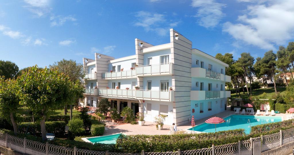 Hotel Kon Tiki Numana Exterior photo